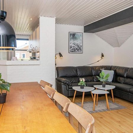 10 Person Holiday Home In Juelsminde Sonderby  Exteriér fotografie
