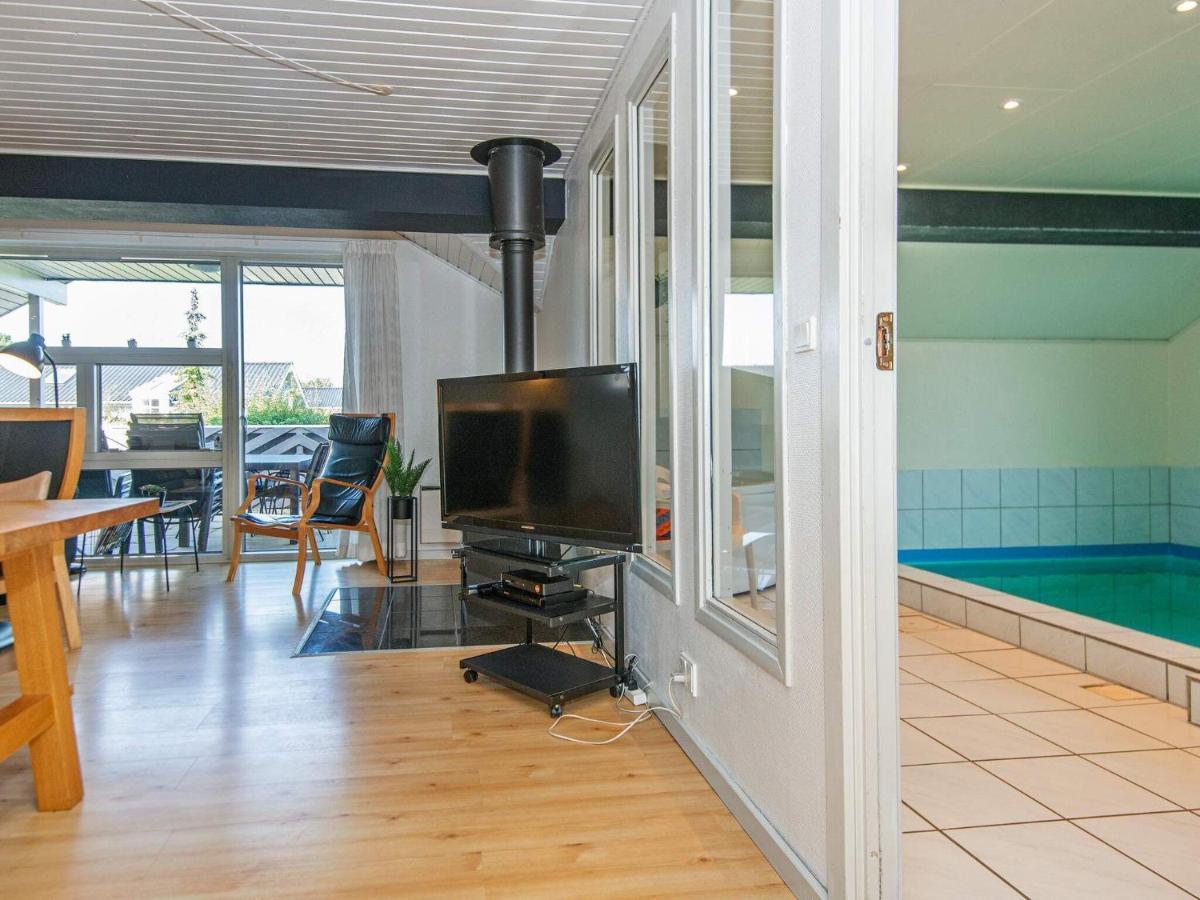 10 Person Holiday Home In Juelsminde Sonderby  Exteriér fotografie