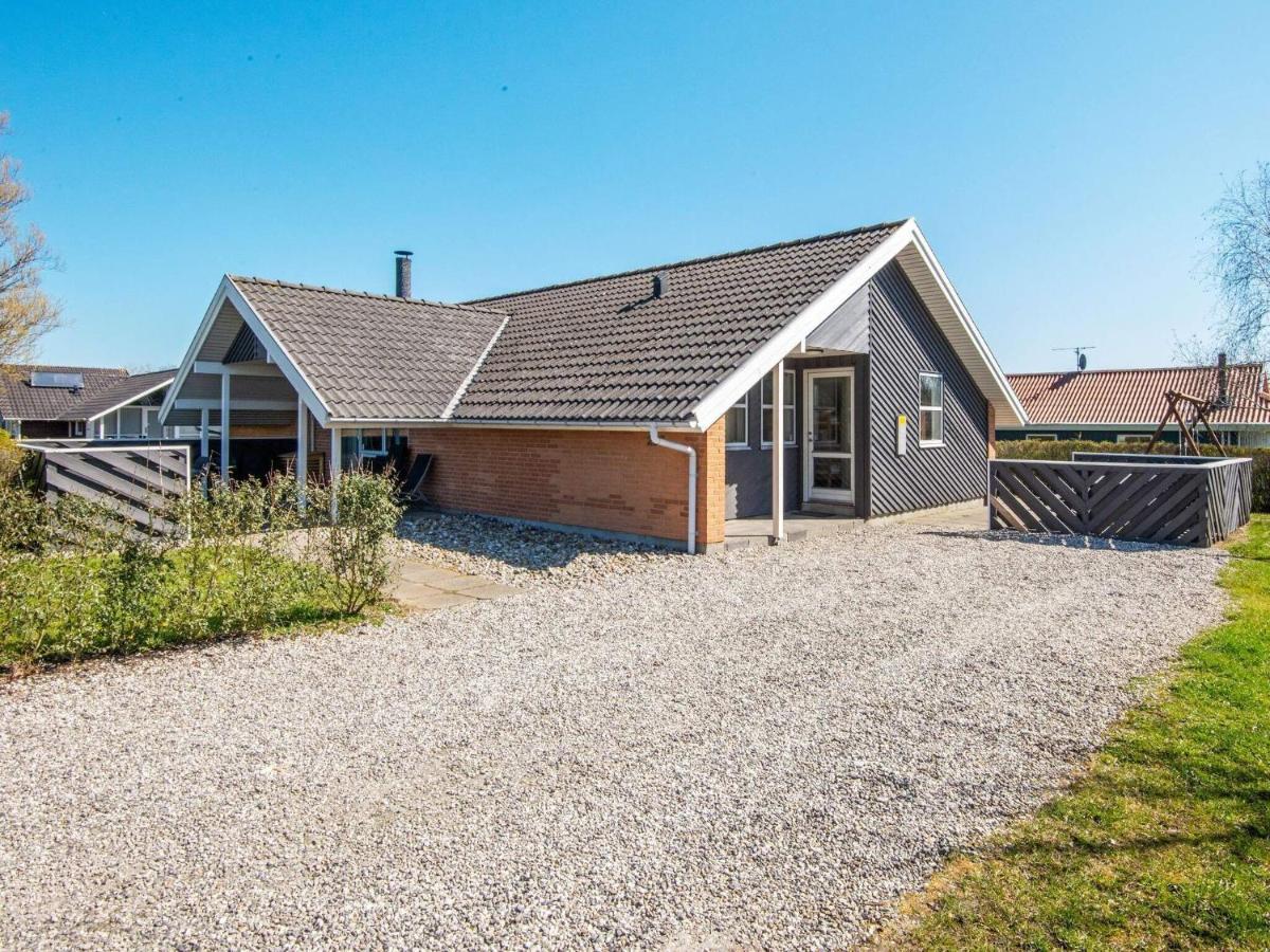 10 Person Holiday Home In Juelsminde Sonderby  Exteriér fotografie