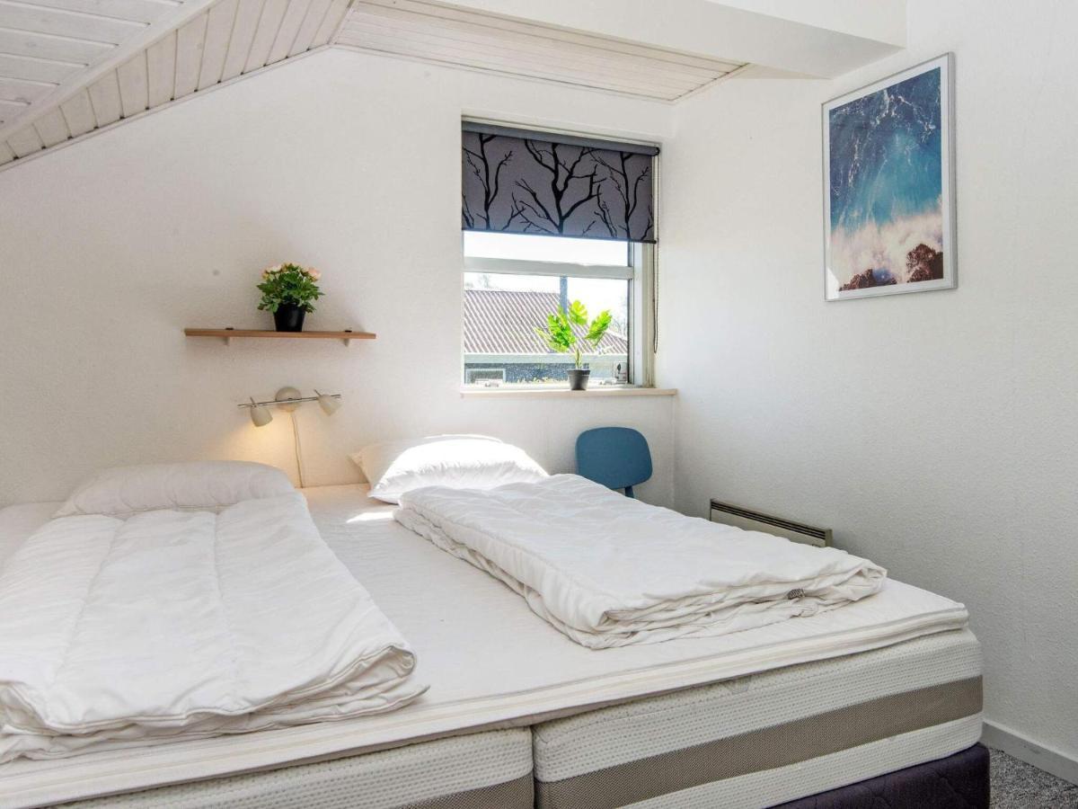10 Person Holiday Home In Juelsminde Sonderby  Exteriér fotografie